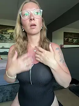 BunnyDiamond1 online show from 27, 5, 2026
