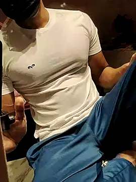 Snapshot of xxxhugedick0001 chatting on 24, 2, 2025 xxxhugedick0001 online show from 24, 2, 2025