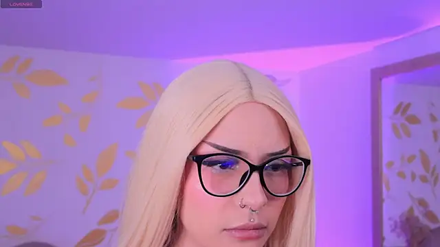 Misselektra   online show from 15, 9, 2025