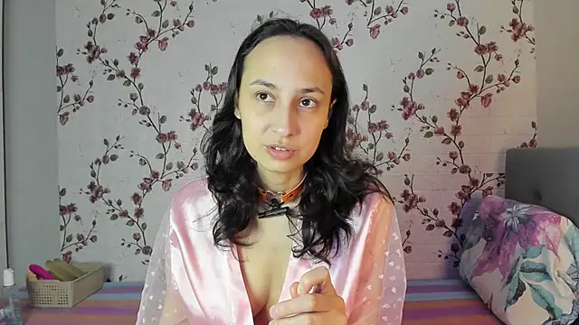 Snapshot of Alisagold90 chatting on 22, 11, 2025 Alisagold90 online show from 22, 11, 2025