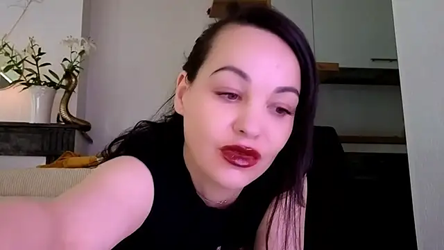 Snapshot of Lilie_romeo chatting on 23, 12, 2024 Lilie romeo online show from 23, 12, 2024