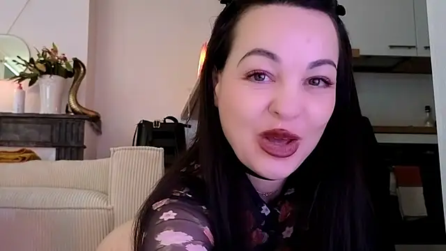 Snapshot of Lilie_romeo chatting on 2, 1, 2025 Lilie romeo online show from 2, 1, 2025