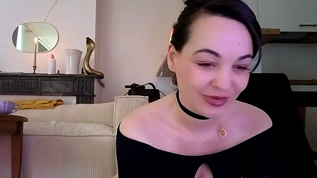 Snapshot of Lilie_romeo chatting on 6, 1, 2025 Lilie romeo online show from 6, 1, 2025