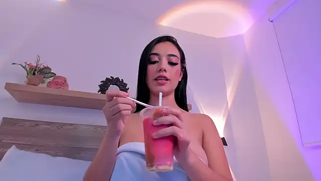 Snapshot of caroline22z chatting on 25, 1, 2025 caroline22z online show from 25, 1, 2025