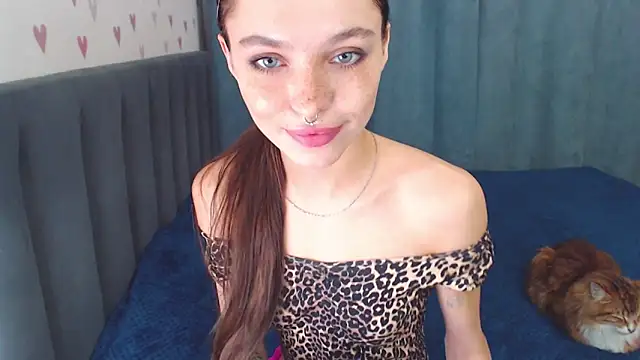 Snapshot of ChloeSunny chatting on 10, 11, 2025 ChloeSunny online show from 10, 11, 2025