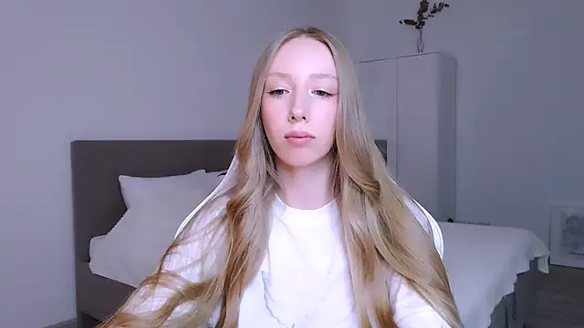 Luna insniity online show from 4, 11, 2025