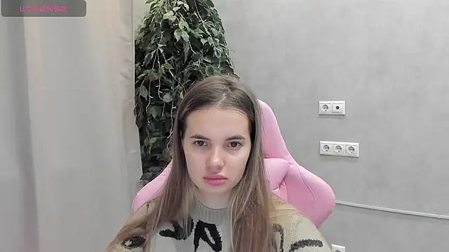 Snapshot of Donna_Evans chatting on 16, 12, 2024 Donna Evans online show from 16, 12, 2024