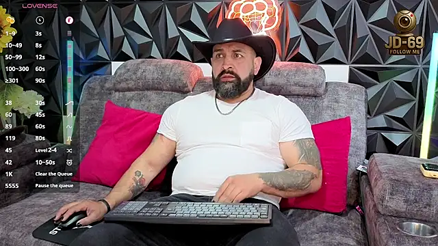 Snapshot of JD-69 chatting on 8, 10, 2025 JD-69 online show from 8, 10, 2025