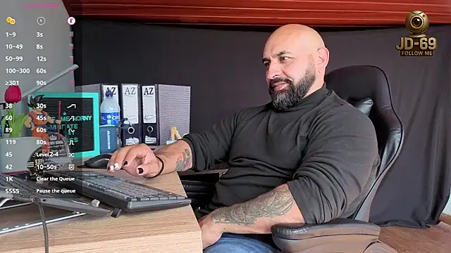 Snapshot of JD-69 chatting on 11, 11, 2025 JD-69 online show from 11, 11, 2025