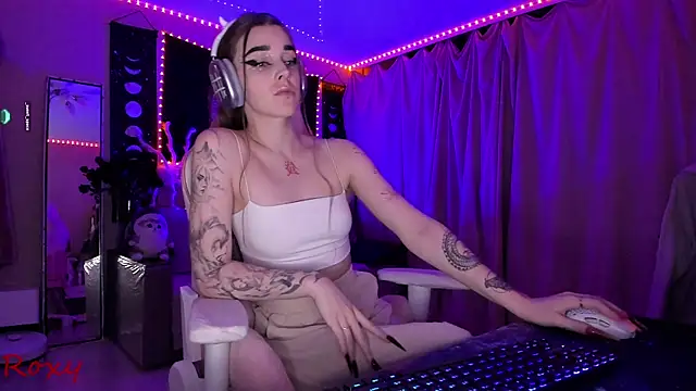 wet dream  online show from 3, 12, 2025