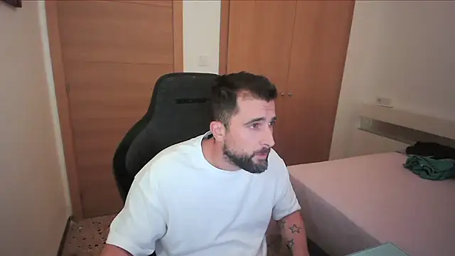 Snapshot of alex877x chatting on 13, 11, 2025 alex877x online show from 13, 11, 2025