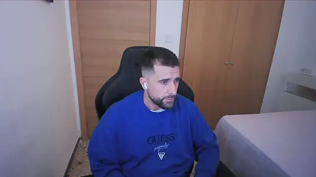 Snapshot of alex877x chatting on 15, 11, 2025 alex877x online show from 15, 11, 2025