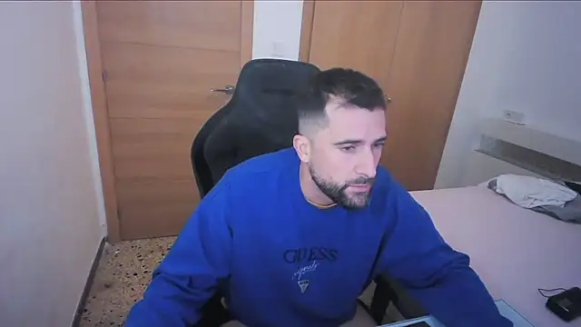 Snapshot of alex877x chatting on 16, 11, 2025 alex877x online show from 16, 11, 2025