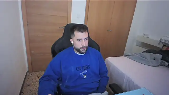 Snapshot of alex877x chatting on 18, 11, 2025 alex877x online show from 18, 11, 2025