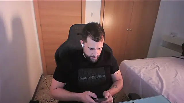 Snapshot of alex877x chatting on 29, 11, 2025 alex877x online show from 29, 11, 2025