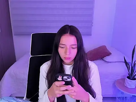 Camila ec2 online show from 25, 2, 2026