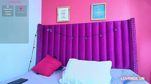 Snapshot of littlee_emilyy_ chatting on 12, 12, 2024 littlee emilyy online show from 12, 12, 2024