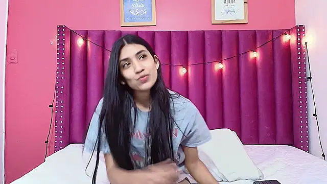 Snapshot of littlee_emilyy_ chatting on 22, 1, 2025 littlee emilyy online show from 22, 1, 2025