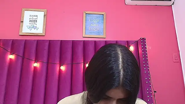 Snapshot of littlee_emilyy_ chatting on 23, 1, 2025 littlee emilyy online show from 23, 1, 2025