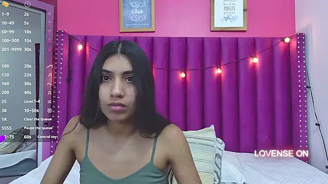 Snapshot of littlee_emilyy_ chatting on 8, 3, 2025 littlee emilyy online show from 8, 3, 2025