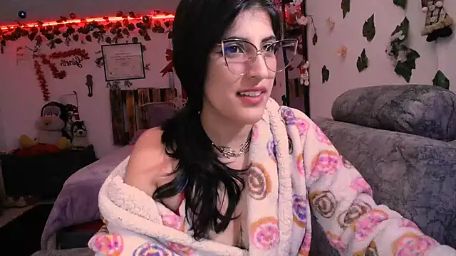 Snapshot of azahar__ziiz chatting on 18, 12, 2024 azahar ziiz online show from 18, 12, 2024