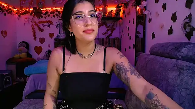 Snapshot of azahar__ziiz chatting on 10, 2, 2025 azahar ziiz online show from 10, 2, 2025