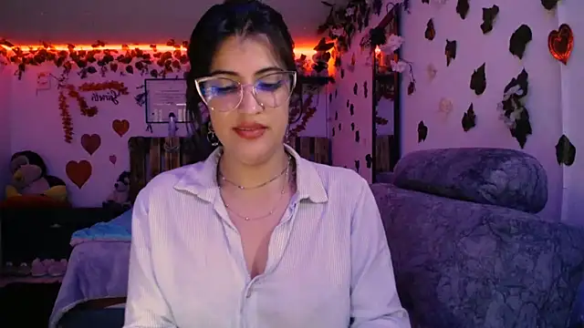 Snapshot of azahar__ziiz chatting on 3, 3, 2025 azahar ziiz online show from 3, 3, 2025