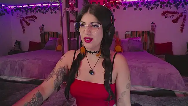 Snapshot of azahar__ziiz chatting on 14, 11, 2025 azahar ziiz online show from 14, 11, 2025