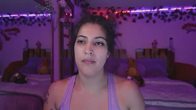 Snapshot of azahar__ziiz chatting on 23, 11, 2025 azahar ziiz online show from 23, 11, 2025