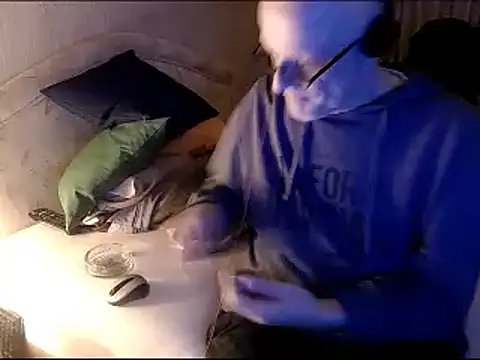 Snapshot of HornyRalfi55 chatting on 8, 12, 2024 HornyRalfi55 online show from 8, 12, 2024