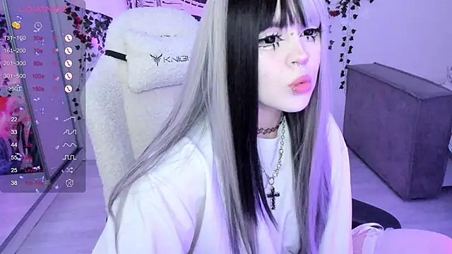 SelenaCute online show from 10, 11, 2025