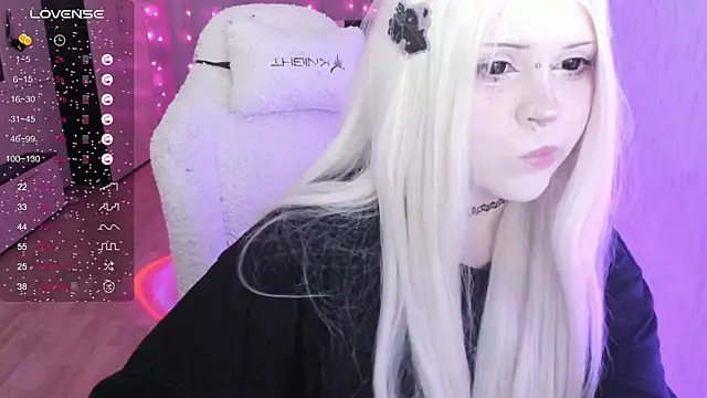 SelenaCute online show from 4, 8, 2026