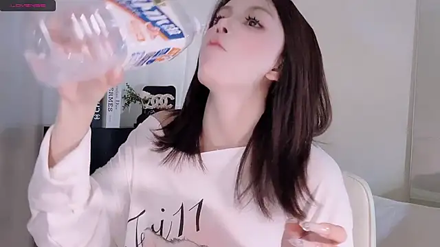 Snapshot of lvy-w chatting on 30, 10, 2025 lvy-w online show from 30, 10, 2025