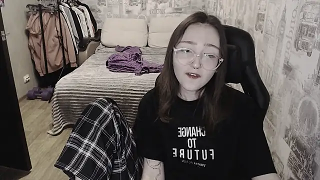 AmeliaKamishiro online show from 17, 12, 2024