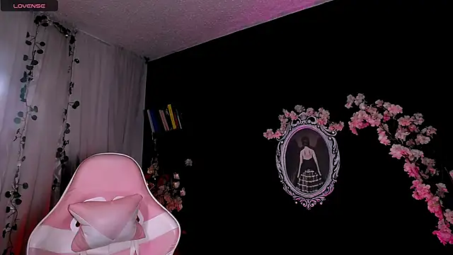 kitty roxy online show from 20, 3, 2026