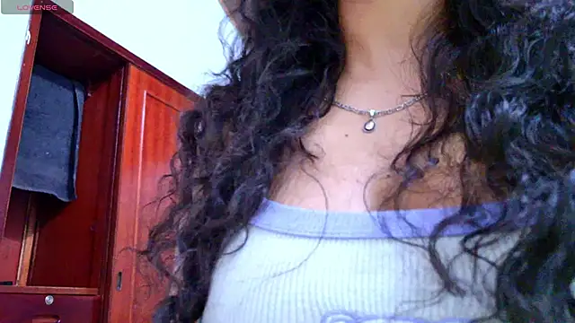 Snapshot of laureentt_ chatting on 18, 9, 2025 laureentt online show from 18, 9, 2025