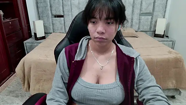 laureentt  online show from 8, 4, 2026