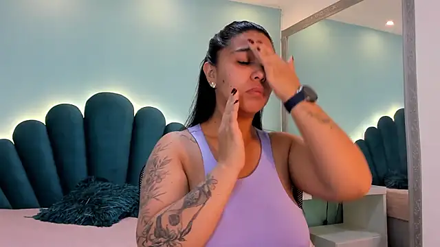 Snapshot of sharlott18 chatting on 30, 11, 2025 sharlott18 online show from 30, 11, 2025