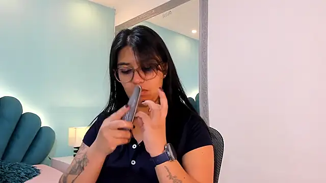 Snapshot of sharlott18 chatting on 5, 12, 2025 sharlott18 online show from 5, 12, 2025