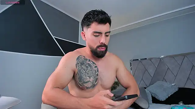 Snapshot of Markbrown chatting on 15, 12, 2024 Markbrown online show from 15, 12, 2024