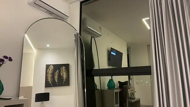 HOT LADY 777 online show from 30, 1, 2025