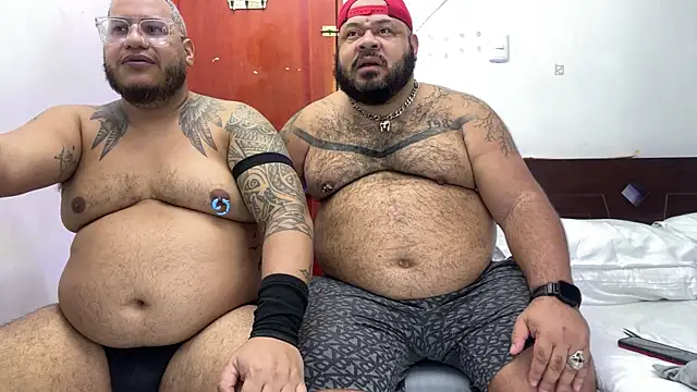 Latino bigcock online show from 13, 11, 2025