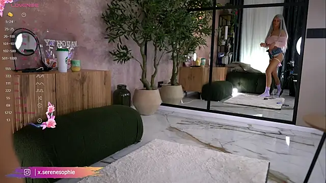 Snapshot of Serene_Sophiex chatting on 28, 9, 2025 Serene Sophiex online show from 28, 9, 2025