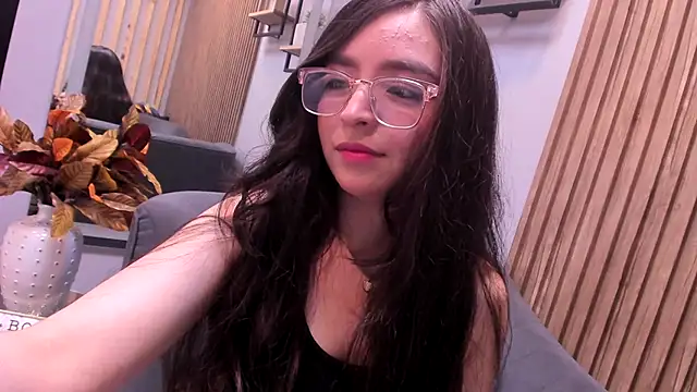 Snapshot of Eva_Macalliter chatting on 10, 10, 2025 Eva Macalliter online show from 10, 10, 2025