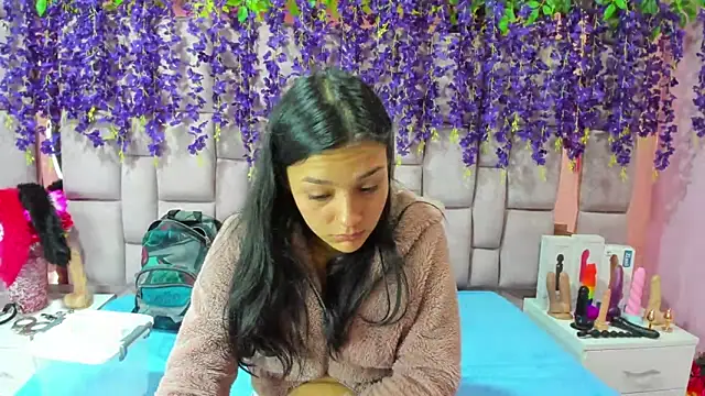 Snapshot of Bich_Anal_ chatting on 27, 12, 2024 Bich Anal online show from 27, 12, 2024