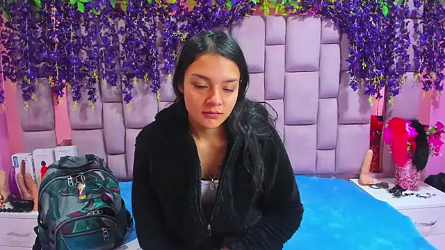 Snapshot of Bich_Anal_ chatting on 8, 1, 2025 Bich Anal online show from 8, 1, 2025