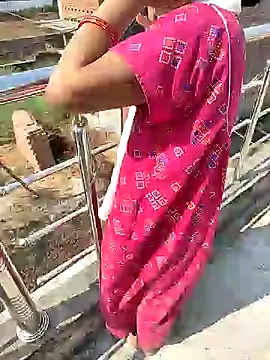 COUPLLE VILLAGE online show from 4, 2, 2025