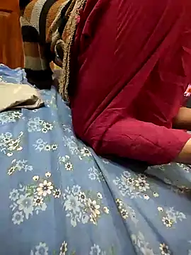 COUPLLE VILLAGE online show from 22, 12, 2025