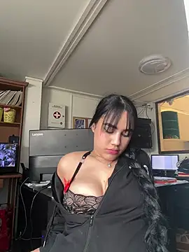 emily roberts1 online show from 28, 1, 2025