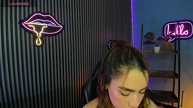 emily roberts1 online show from 6, 11, 2025